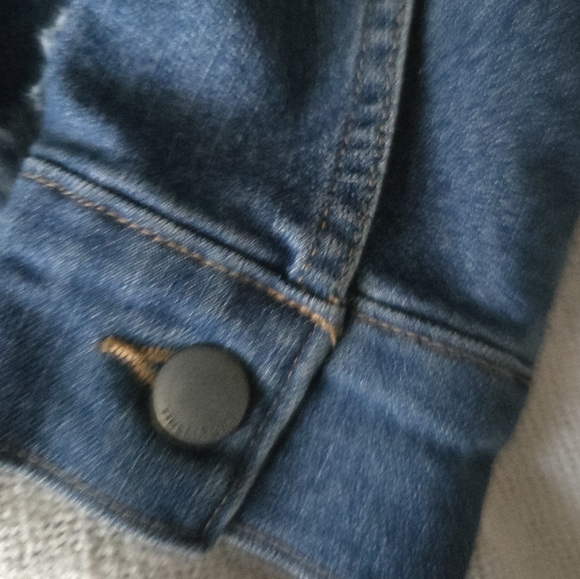 Women's Casual Frayed Hem Cropped Classic Washed Denim Jean Jacket Size XS Used - Picture 6 of 8